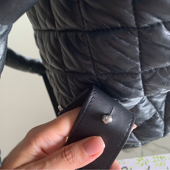 Authentic Chanel backpack black leather - Picture 7 of 15